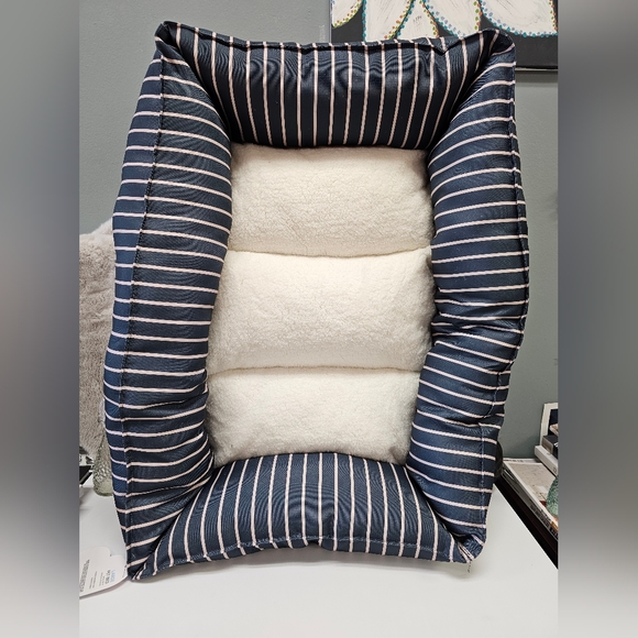 Boots and Barkley Dog Boots And Barkley Orthopedic Cuddler Dog Bed